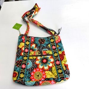 Vera Bradley Disney Parks Perfect Petals Hipster NWT